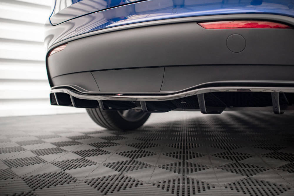 Maxton Design Central Rear Splitter Tesla Model Y - iilumolab