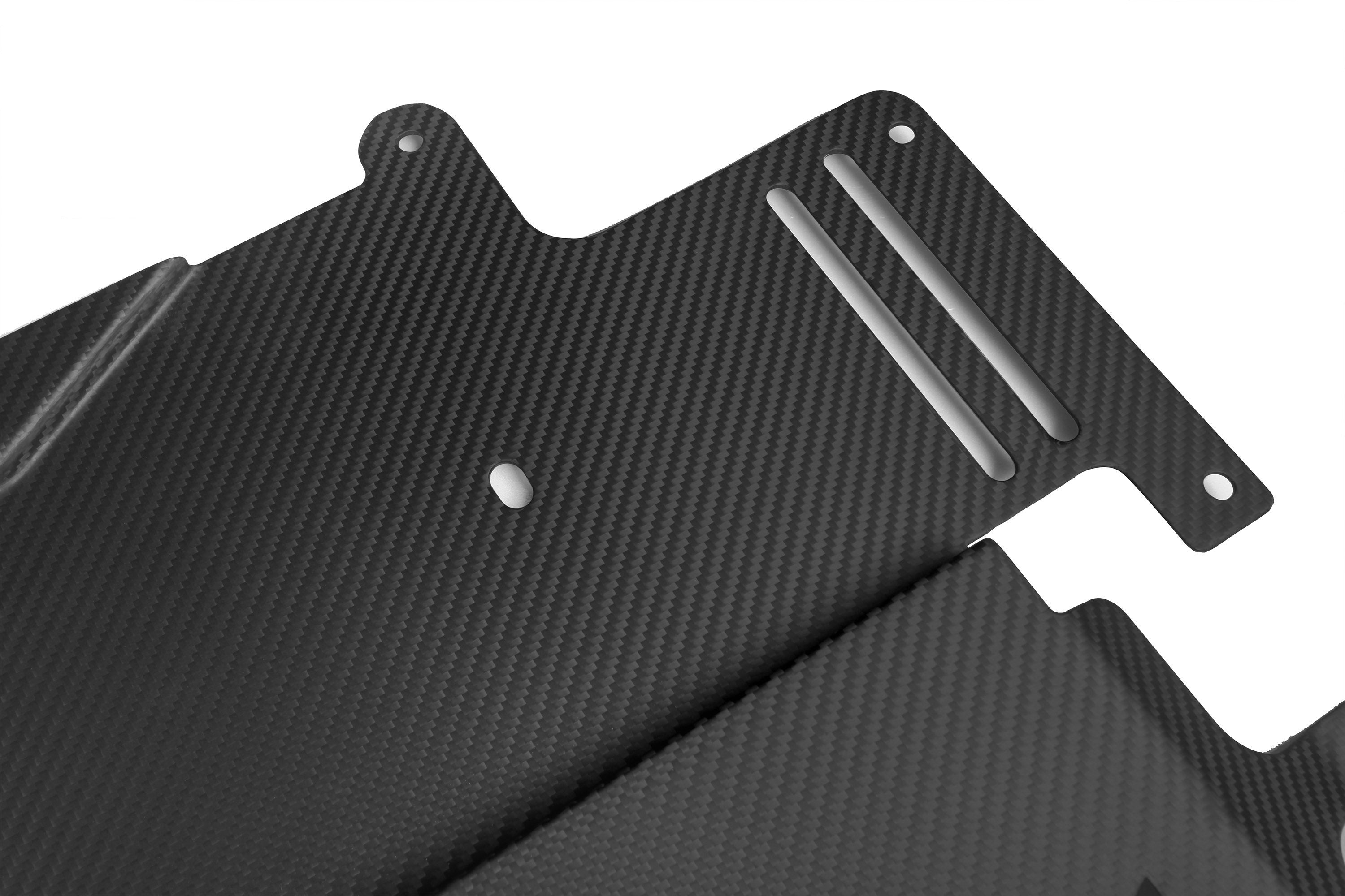 Sooqoo Pre Pregged Dry Carbon Fiber Skid Plate - BMW M2 G87 / M3 G80 G81 / M4 G82 G83 2020+