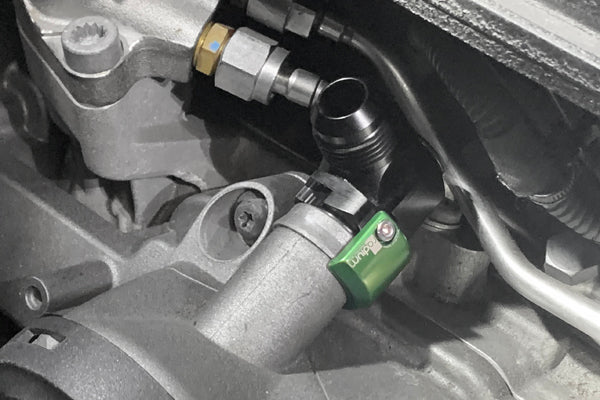 Radium Engineering 20-0748 V2 Quick Connect, 19mm Male to 10AN Male 90° Fitting