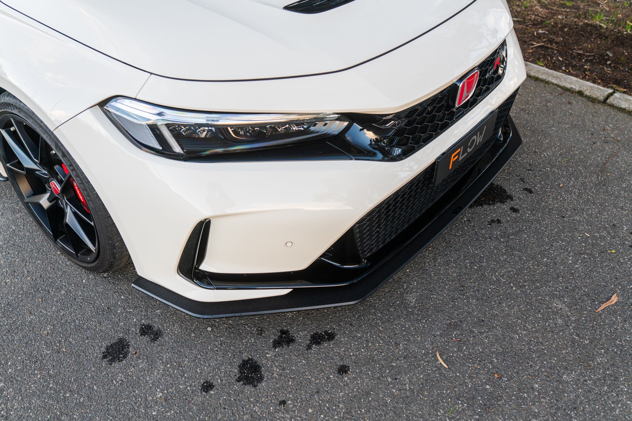 Flow Designs FL5 Civic Type R Front Lip Splitter - iilumolab