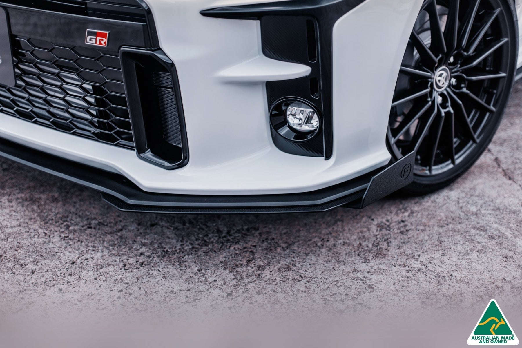 Flow Designs Yaris GR Gen1 Front Lip Splitter & Bumper Reinforcement Plate - iilumolab