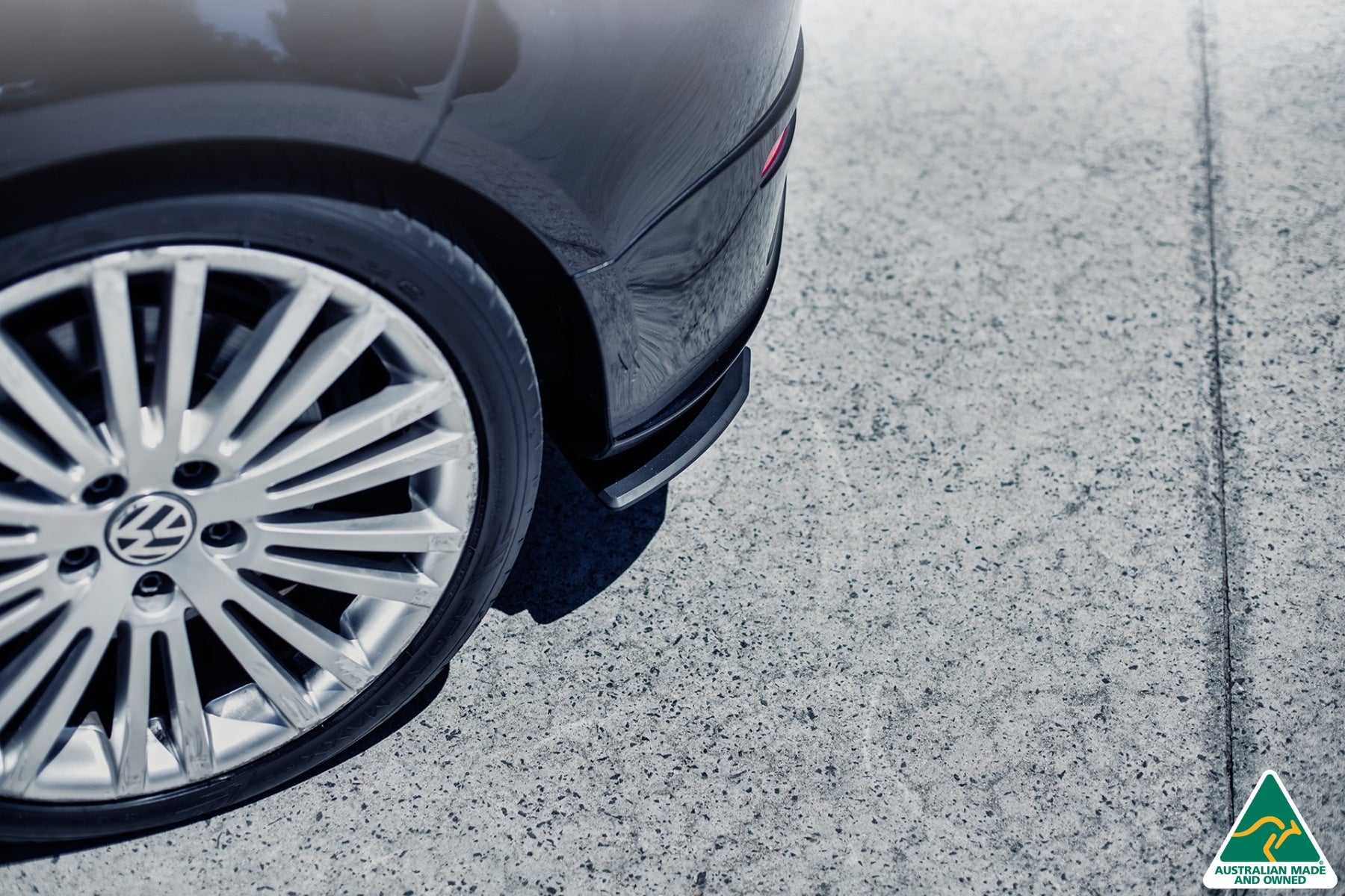 Flow Designs MK5 Golf R32 Rear Spats (Pair) - iilumolab