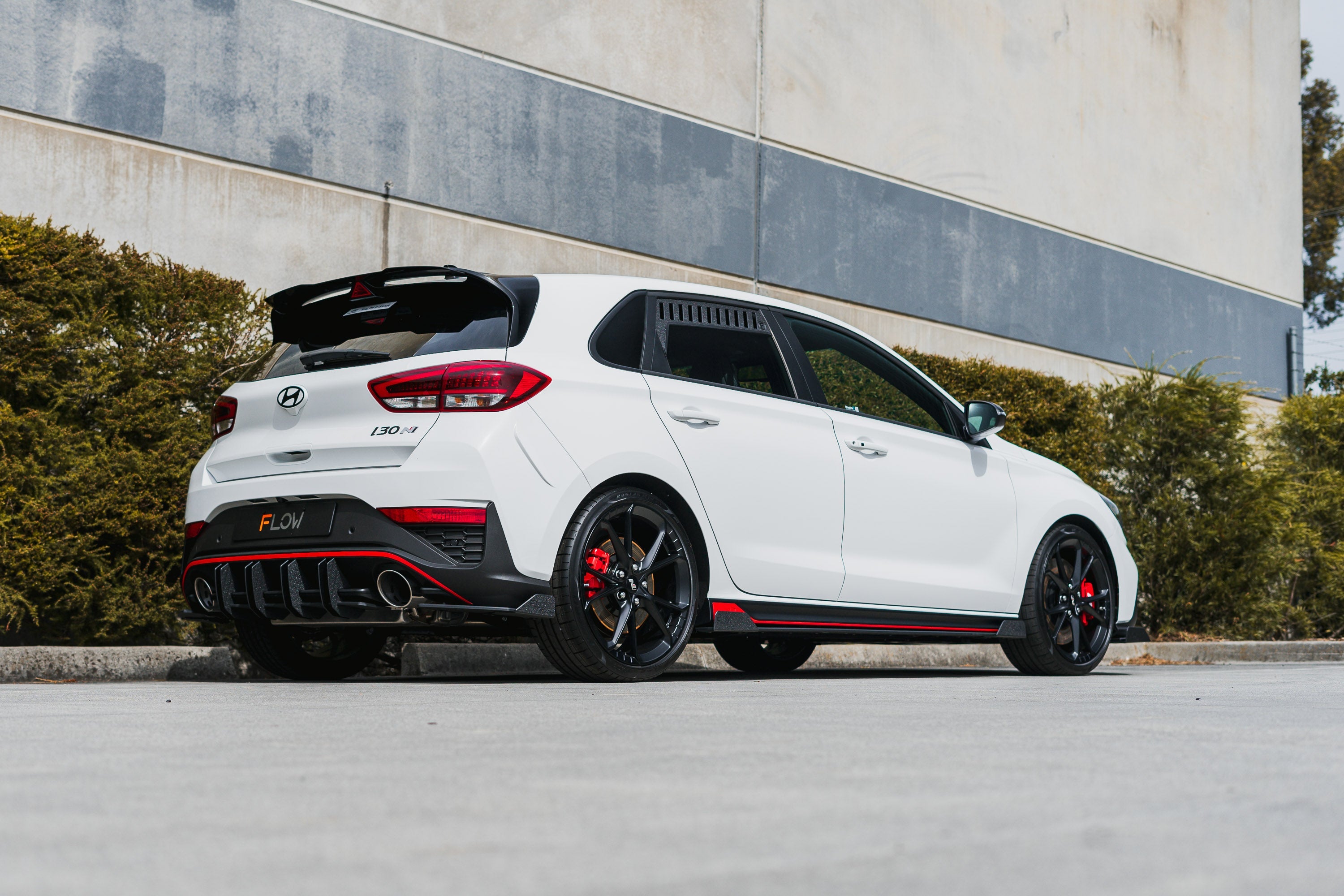 Flow Designs i30N Hatch PDE V6 FL2 2025+ Flow-Lock Rear Diffuser - iilumolab