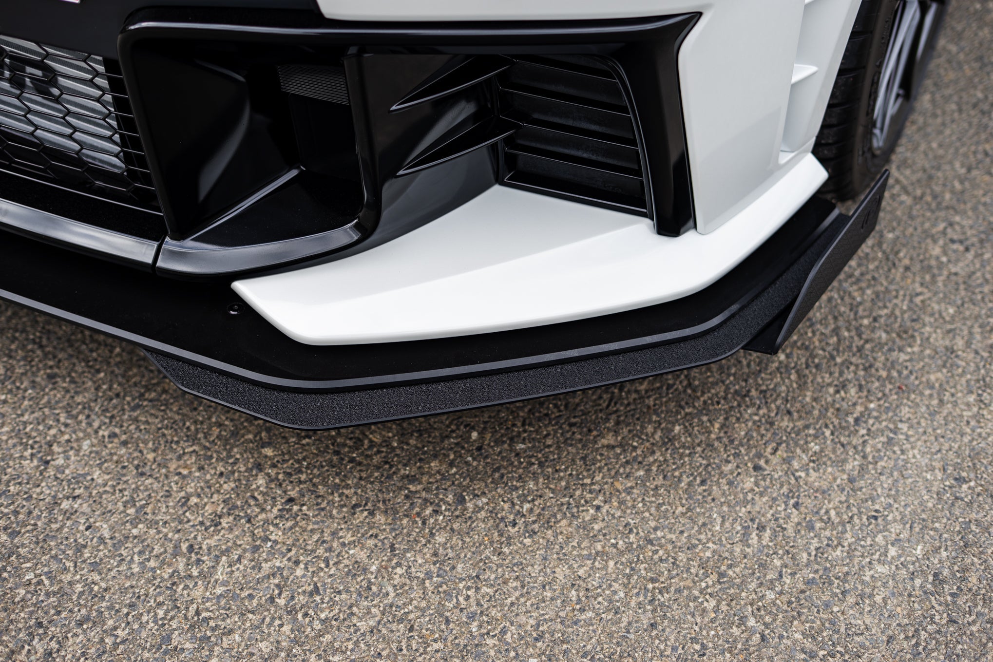 Flow Designs Toyota Yaris GR Gen2 2025 Chassis Mounted Front Lip Splitter & Bumper Reinforcement Plate - iilumolab