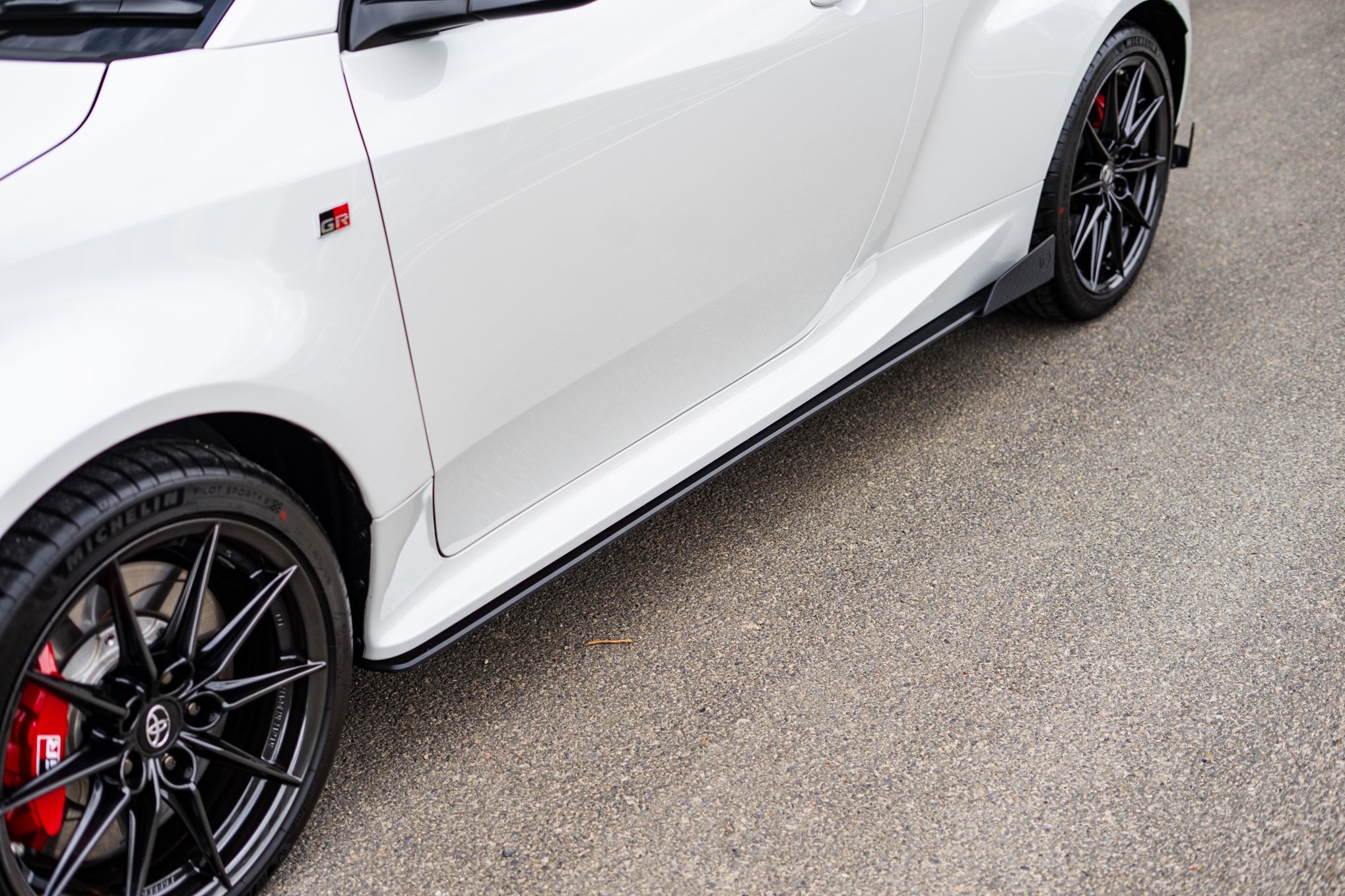Flow Designs Toyota Yaris GR Gen2 2025 Side Splitter (Pair) - iilumolab