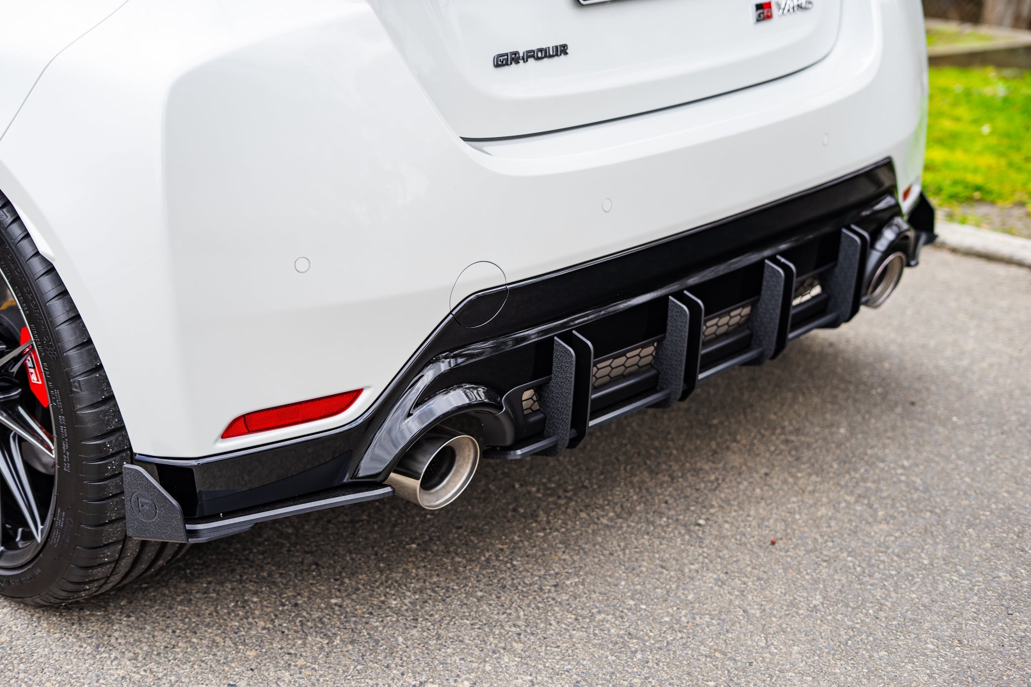 Flow Designs Toyota Yaris GR Gen2 2025 Flow-Lock Rear Diffuser - iilumolab