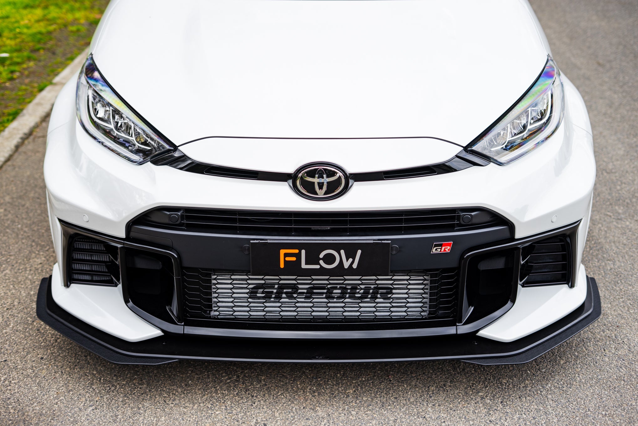 Flow Designs Toyota Yaris GR Gen2 2025 Front Lip Splitter Extensions (Pair) - iilumolab
