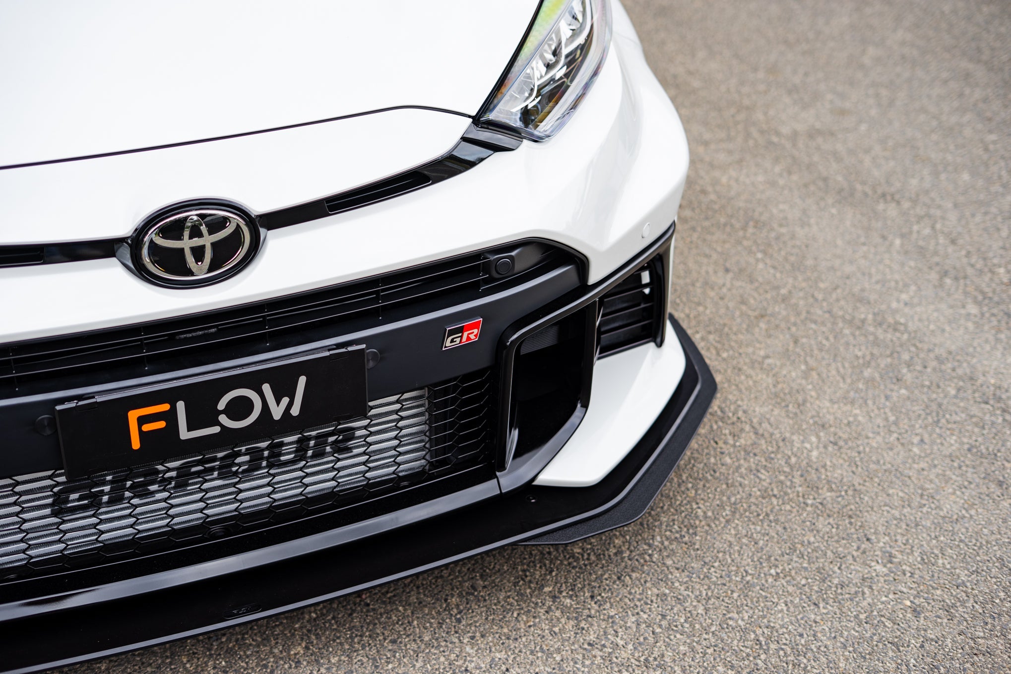 Flow Designs Toyota Yaris GR Gen2 2025 Front Lip Splitter Extensions (Pair) - iilumolab