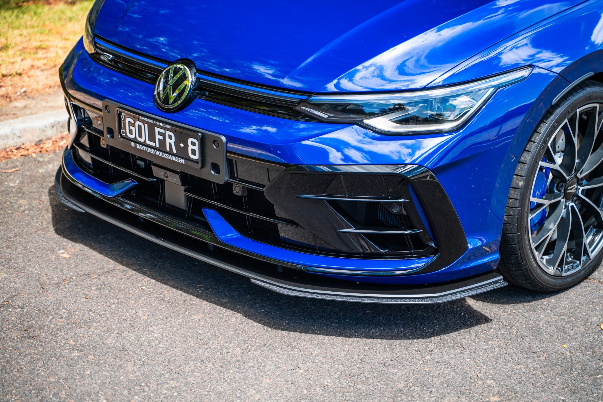 Flow Designs MK8.5 Golf R Front Lip Splitter Extensions (Pair) - iilumolab