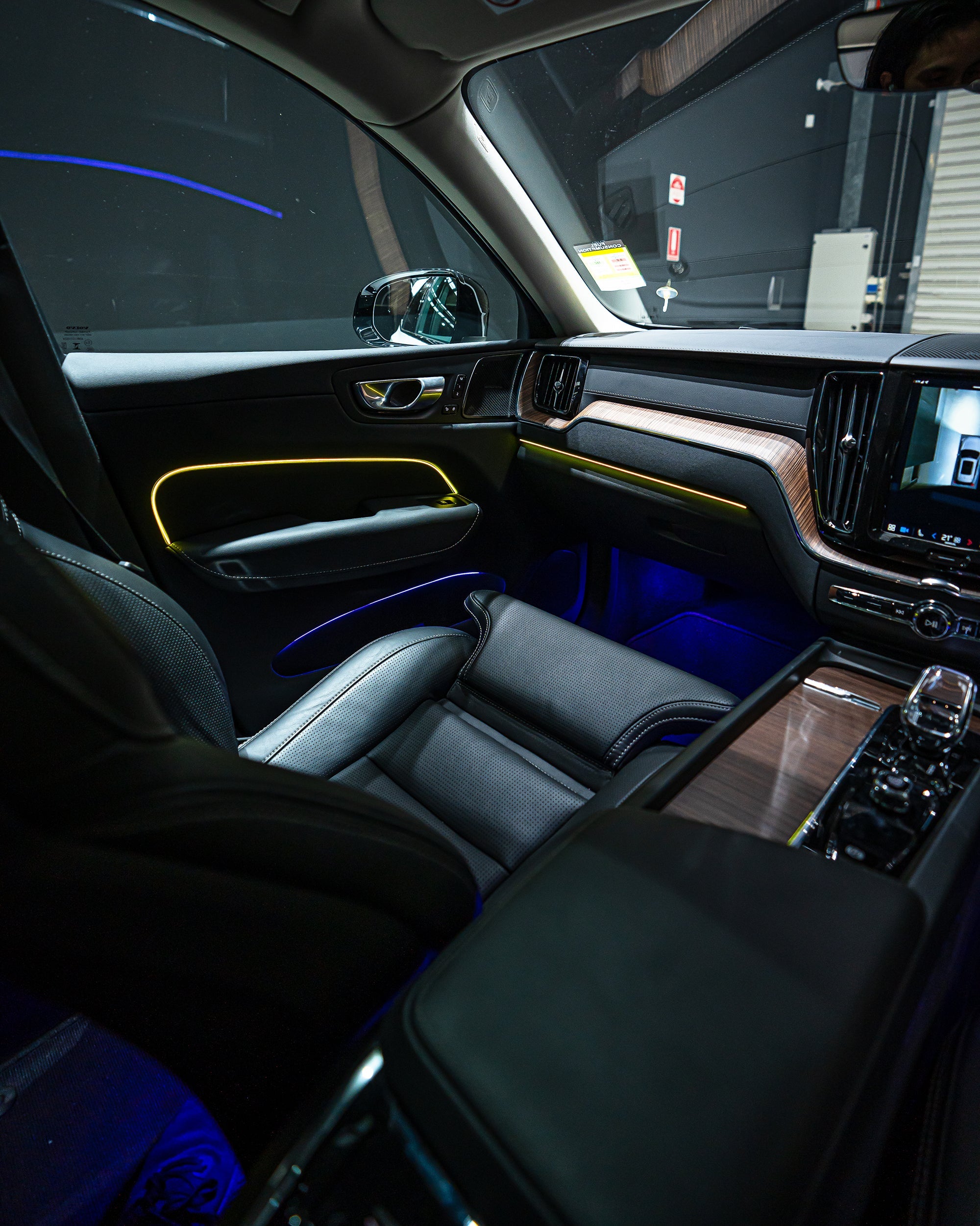 AMBIENCE ZONE : RGB MULTI-ZONE AMBIENT LIGHTING KIT