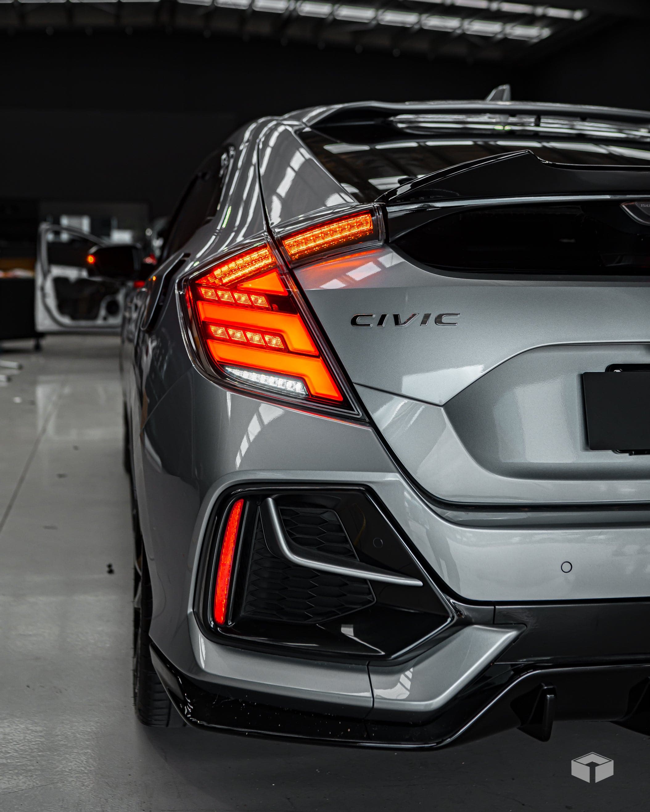 2017-2021 HONDA CIVIC HATCH V2 SEQUENTIAL LED TAIL LIGHTS - iilumo