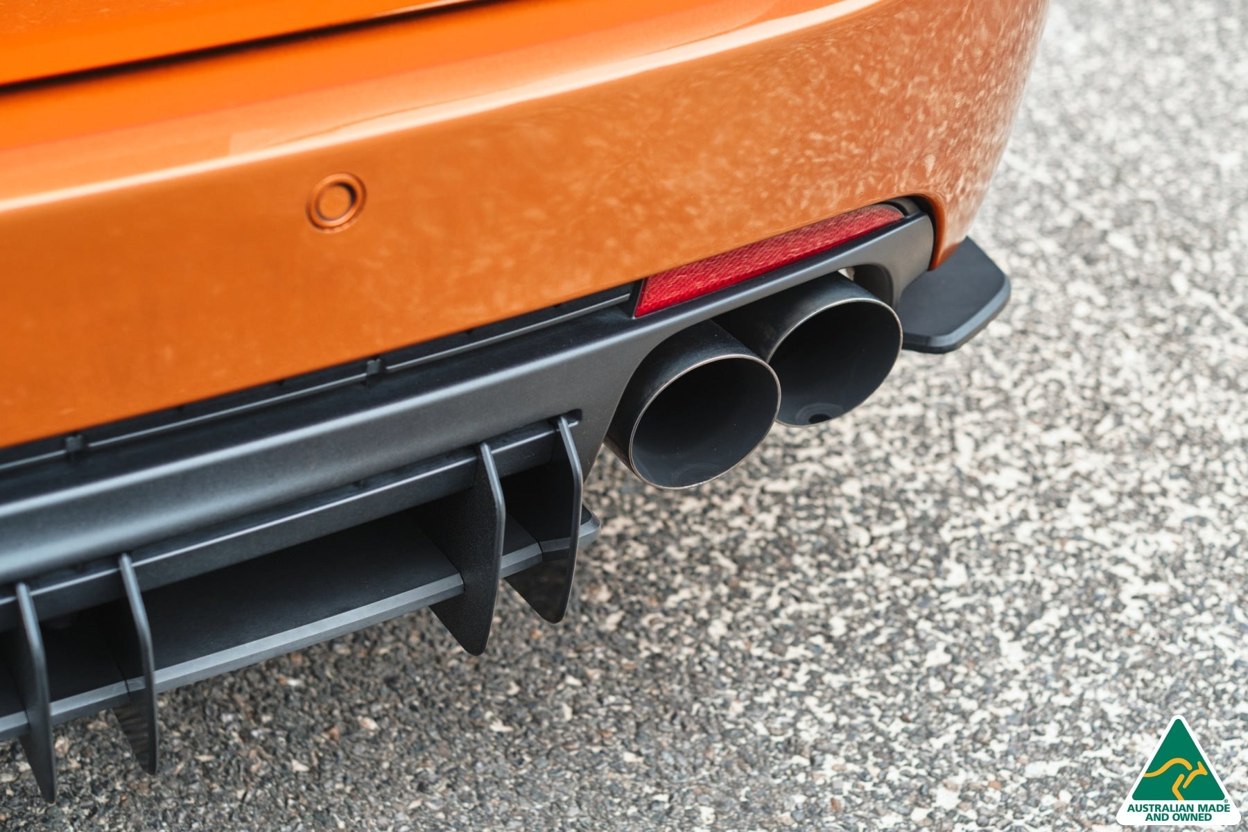 Flow Designs VF Commodore S2 Wagon Flow-Lock Rear Diffuser - iilumolab