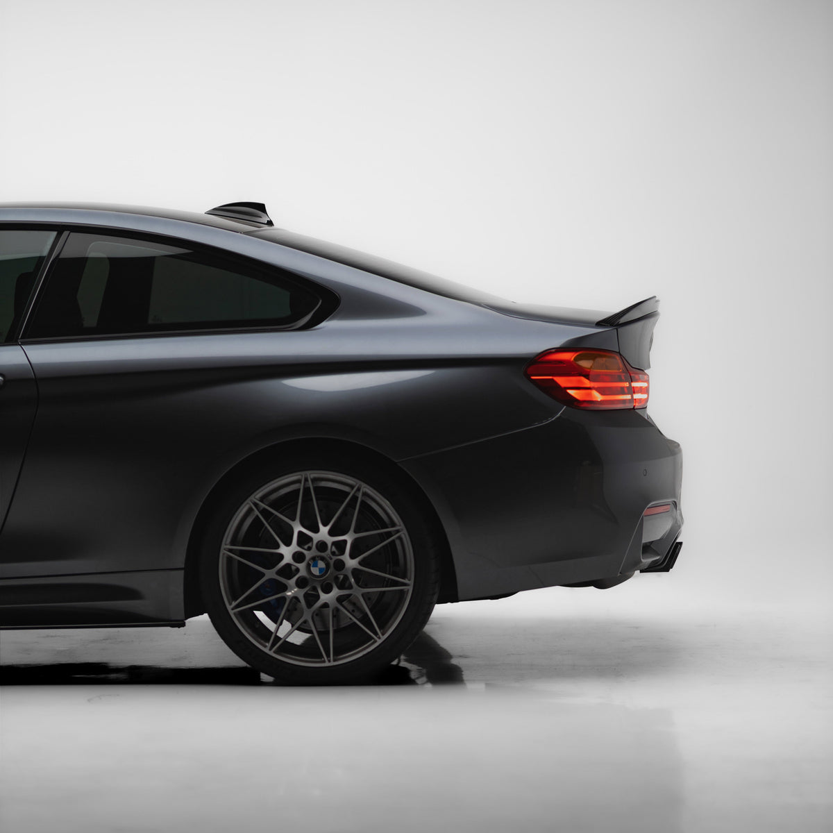 CS Style Pre Pregged Dry Carbon Fiber Spoiler for BMW M4 F82 2014-2020