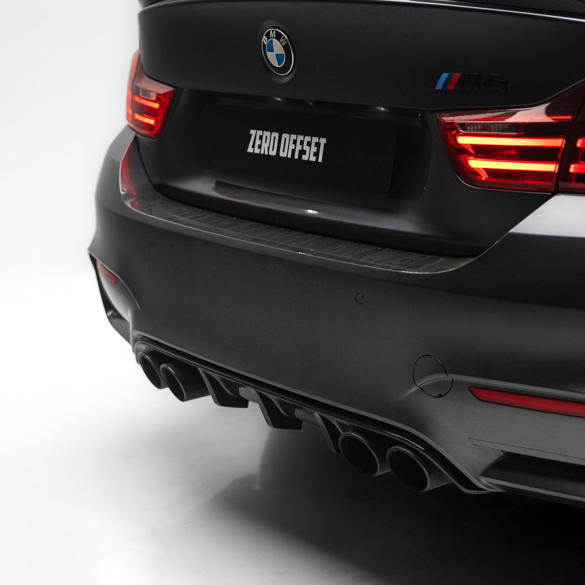 M Performance Style Pre Pregged Dry Carbon Fiber Rear Diffuser for BMW M3 F80 / M4 F82 F83 2014-2020