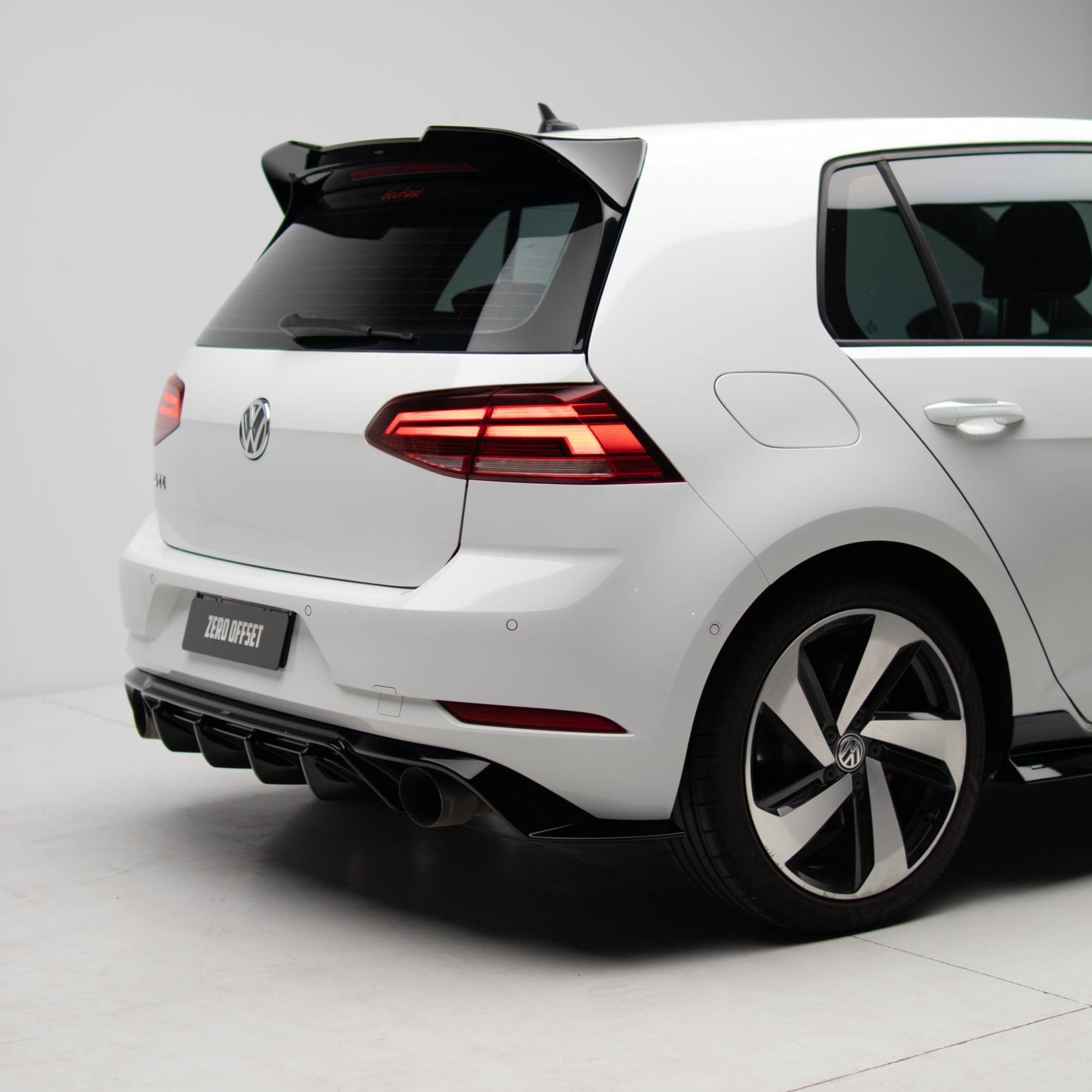 Zaero Designs EVO-1 Rear Diffuser for Volkswagen Golf GTI MK7.5 2018-2021 - iilumolab