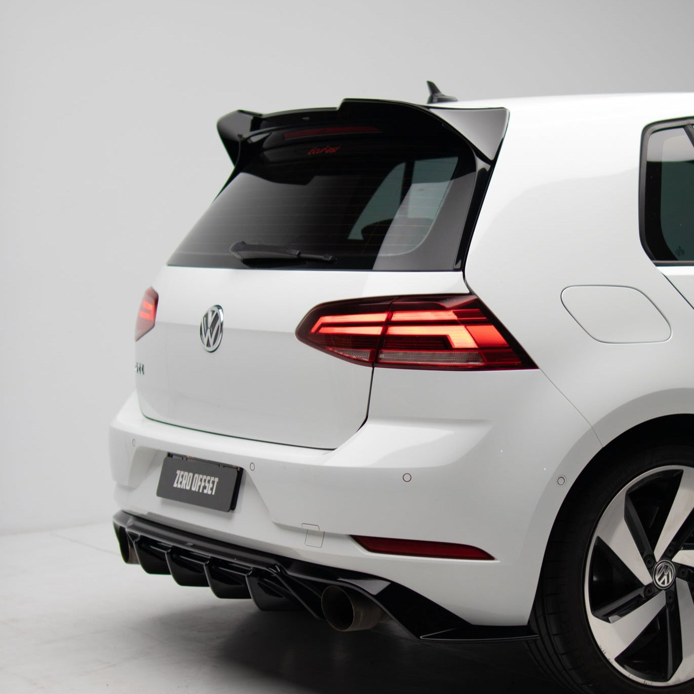 Zaero Designs EVO-1 Rear Spoiler for Volkswagen Golf MK7/MK7.5 GTI & R 2014-2021 - iilumolab