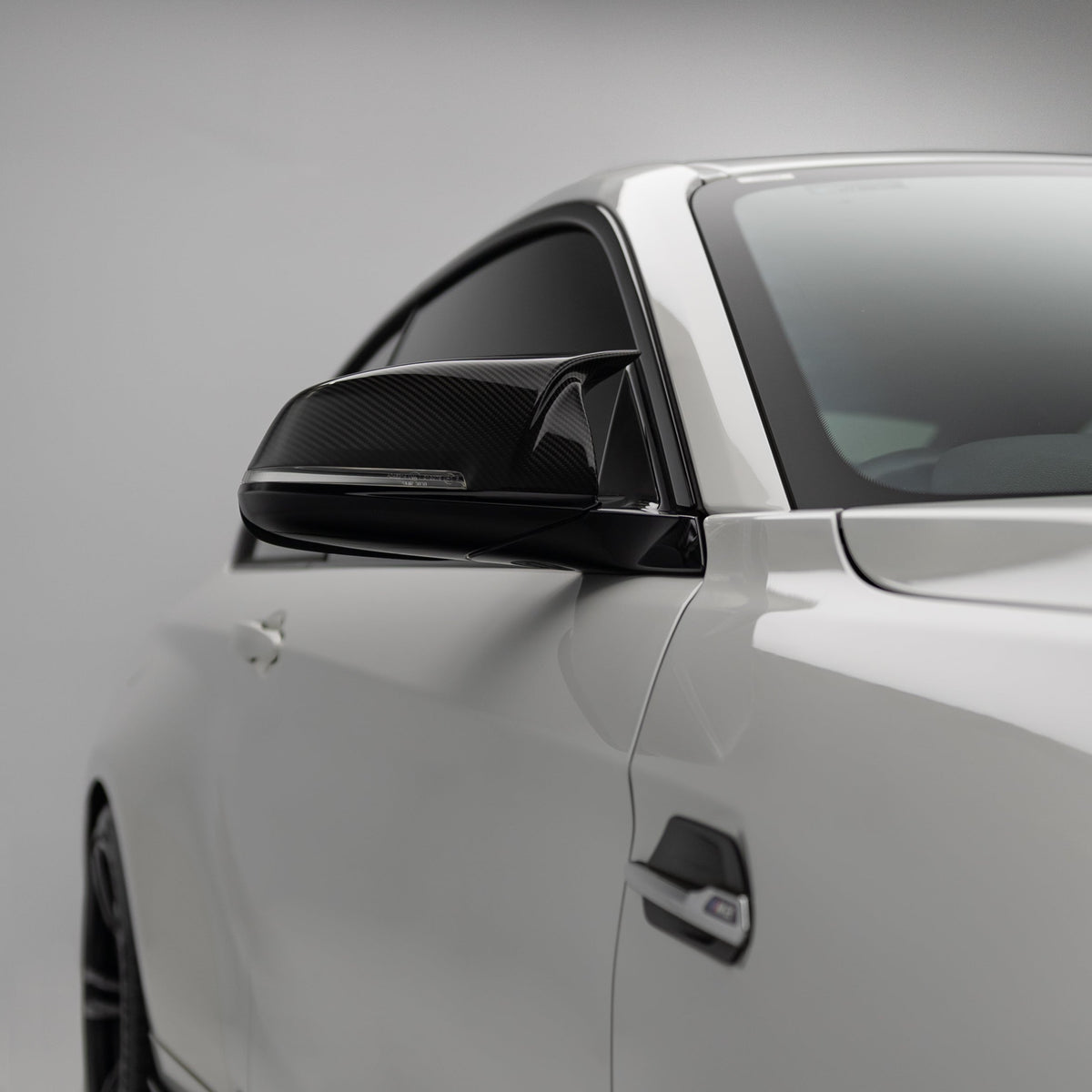 M Performance Style Pre Pregged Carbon Fiber Mirror Caps for BMW 1/2/3/4 Series F20 F22 F23 F30 F32 F33 F36 F87