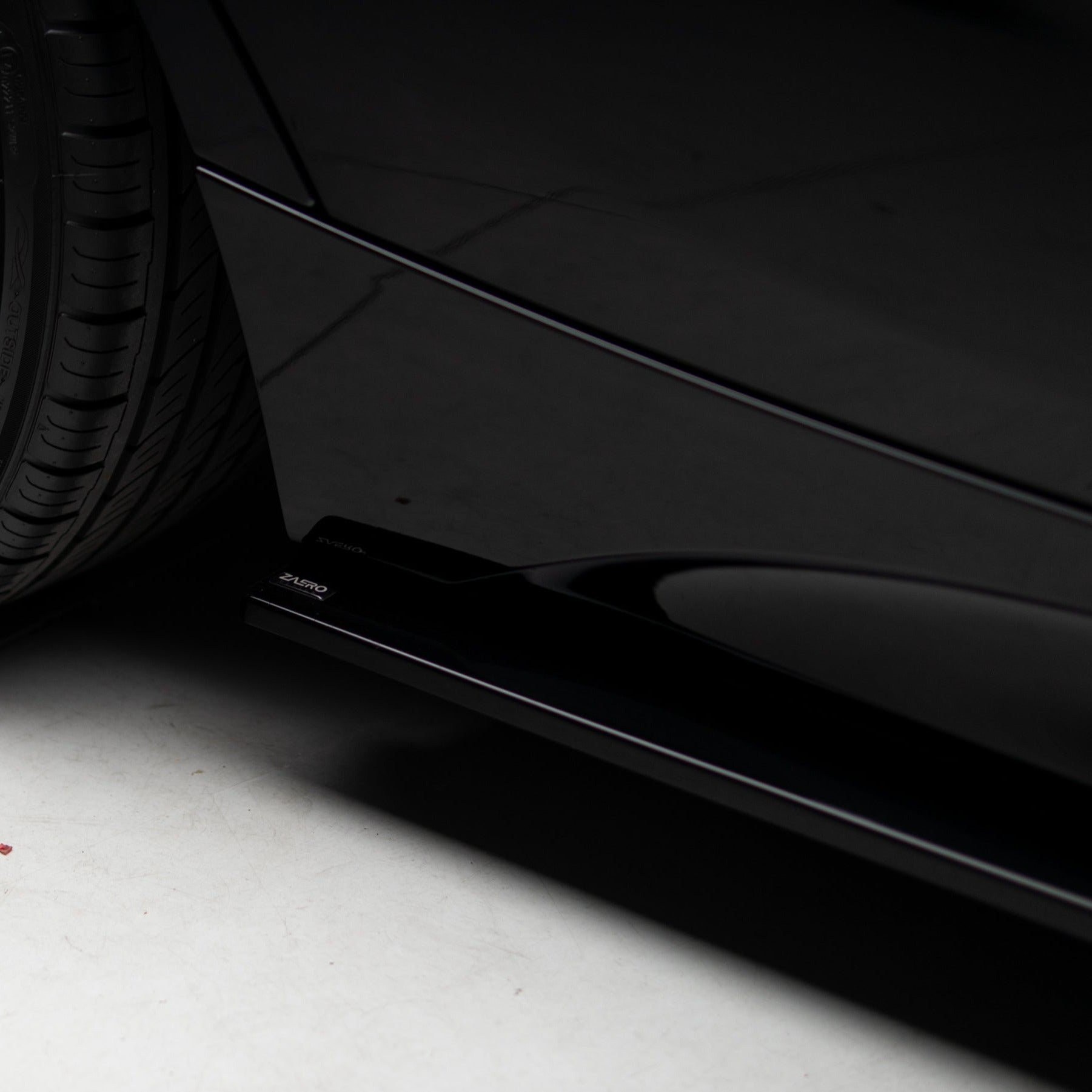 Zaero Designs EVO-1 Side Splitter for BMW 1 Series F20 2012-2019 / 2 Series F22 2014-2021 - iilumolab
