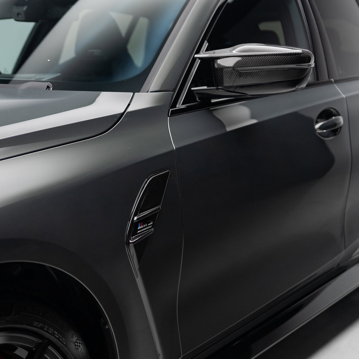 M Performance Style Pre Pregged Dry Carbon Fender Vent Cover for BMW M3 G80 G81 2020+