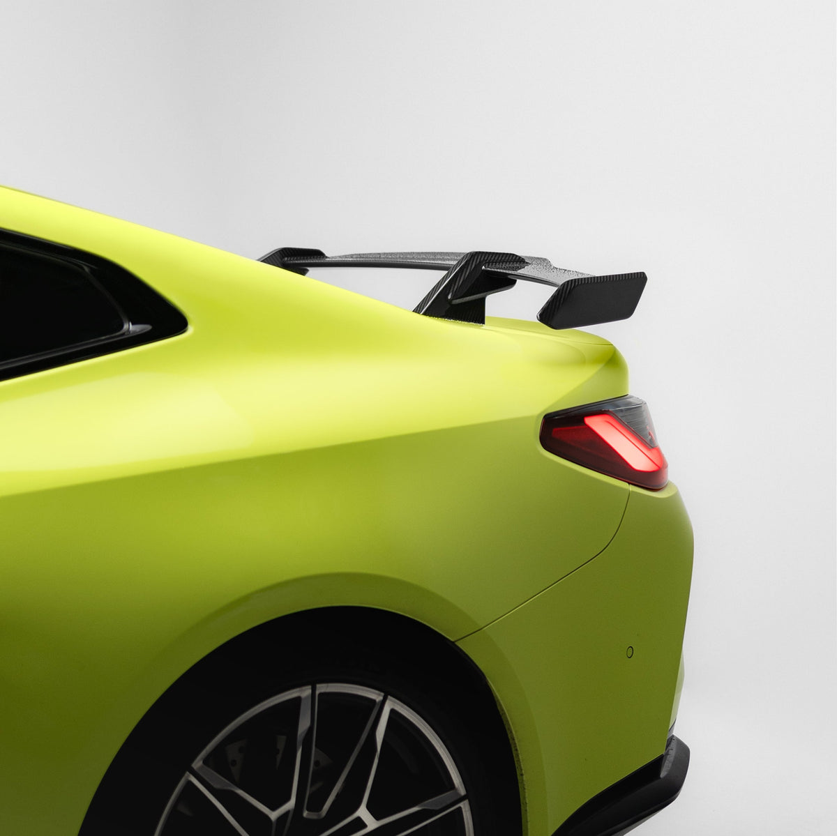M-Performance Style Pre Pregged Dry Carbon Fiber Wing Spoiler for BMW 3 Series G20 / 4 Series G22 / M3 G80 / M4 G82 20+