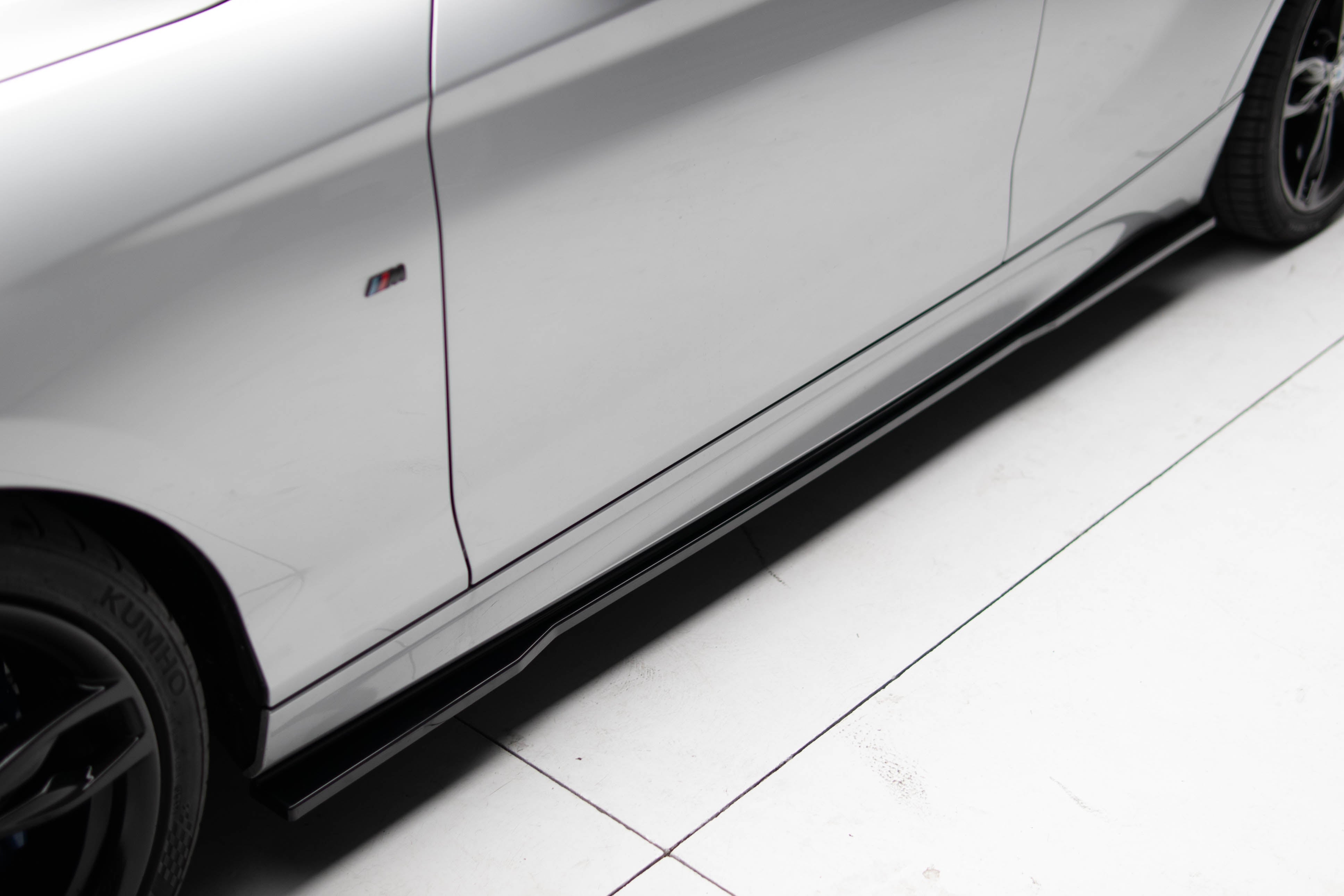 Zaero Designs EVO-1 Side Splitter for BMW 1 Series F20 2012-2019 / 2 Series F22 2014-2021 - iilumolab