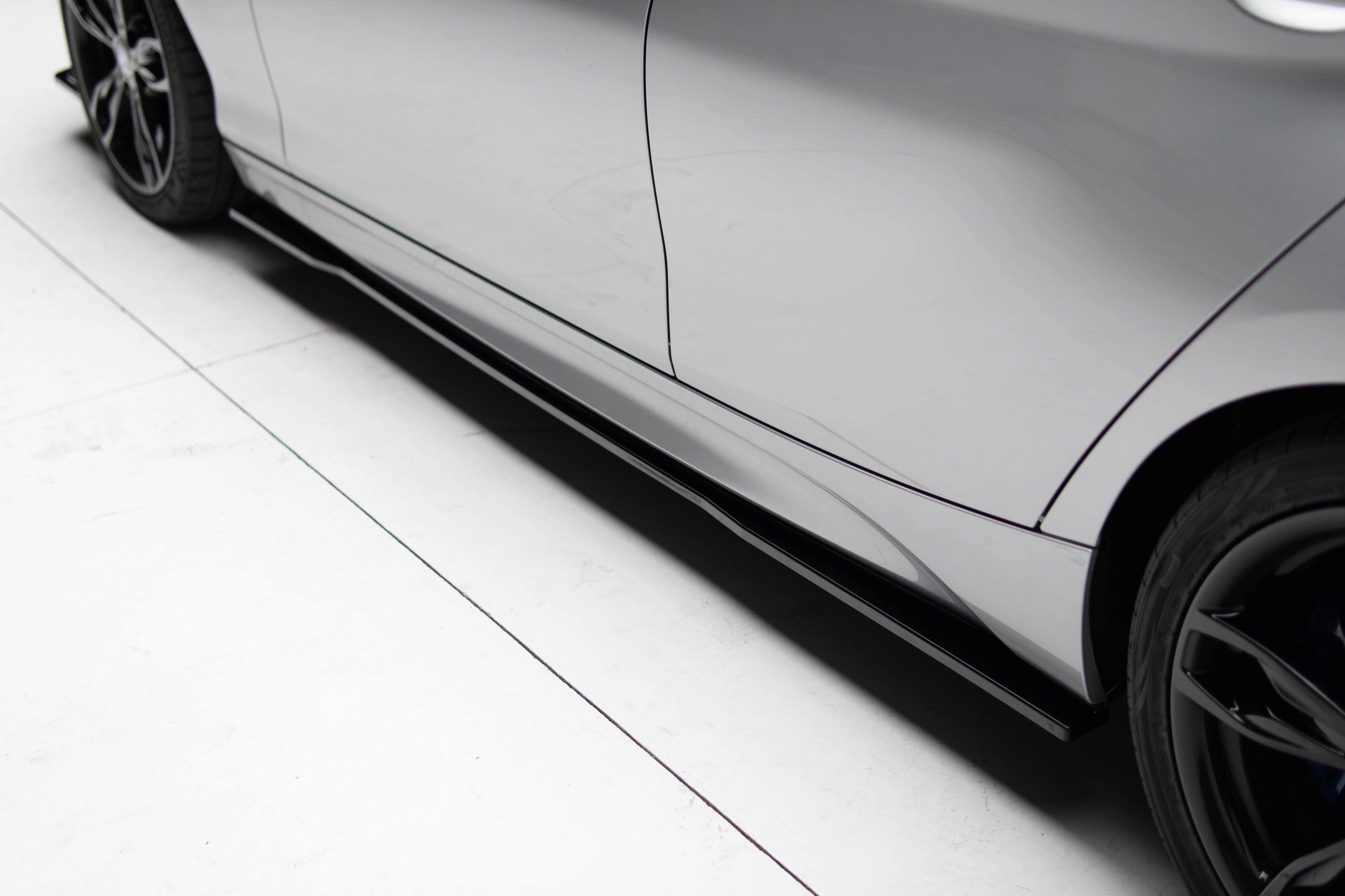 Zaero Designs EVO-1 Side Splitter for BMW 1 Series F20 2012-2019 / 2 Series F22 2014-2021 - iilumolab