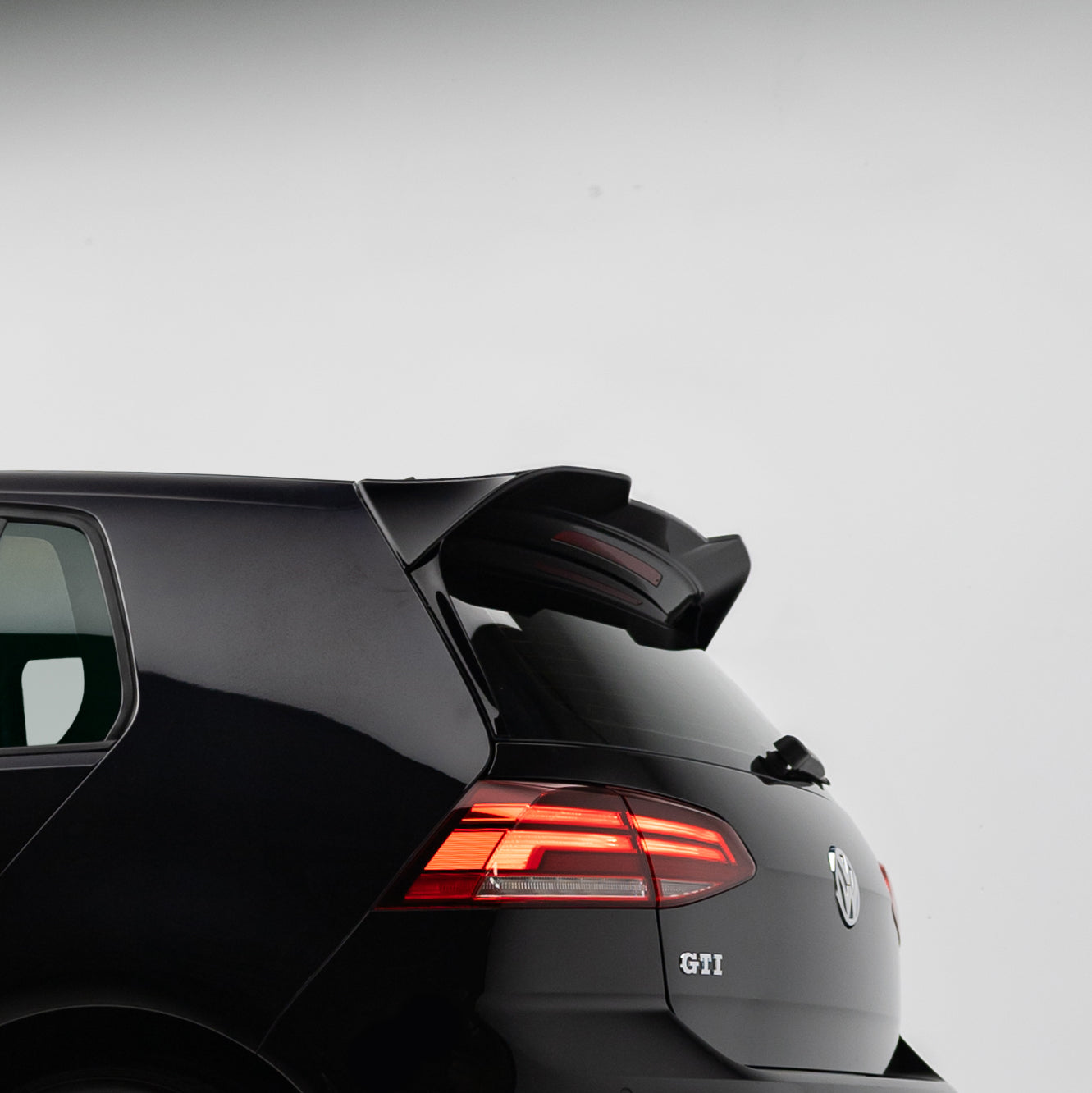 Zaero Designs EVO-1 Rear Spoiler for Volkswagen Golf MK7/MK7.5 GTI & R 2014-2021 - iilumolab