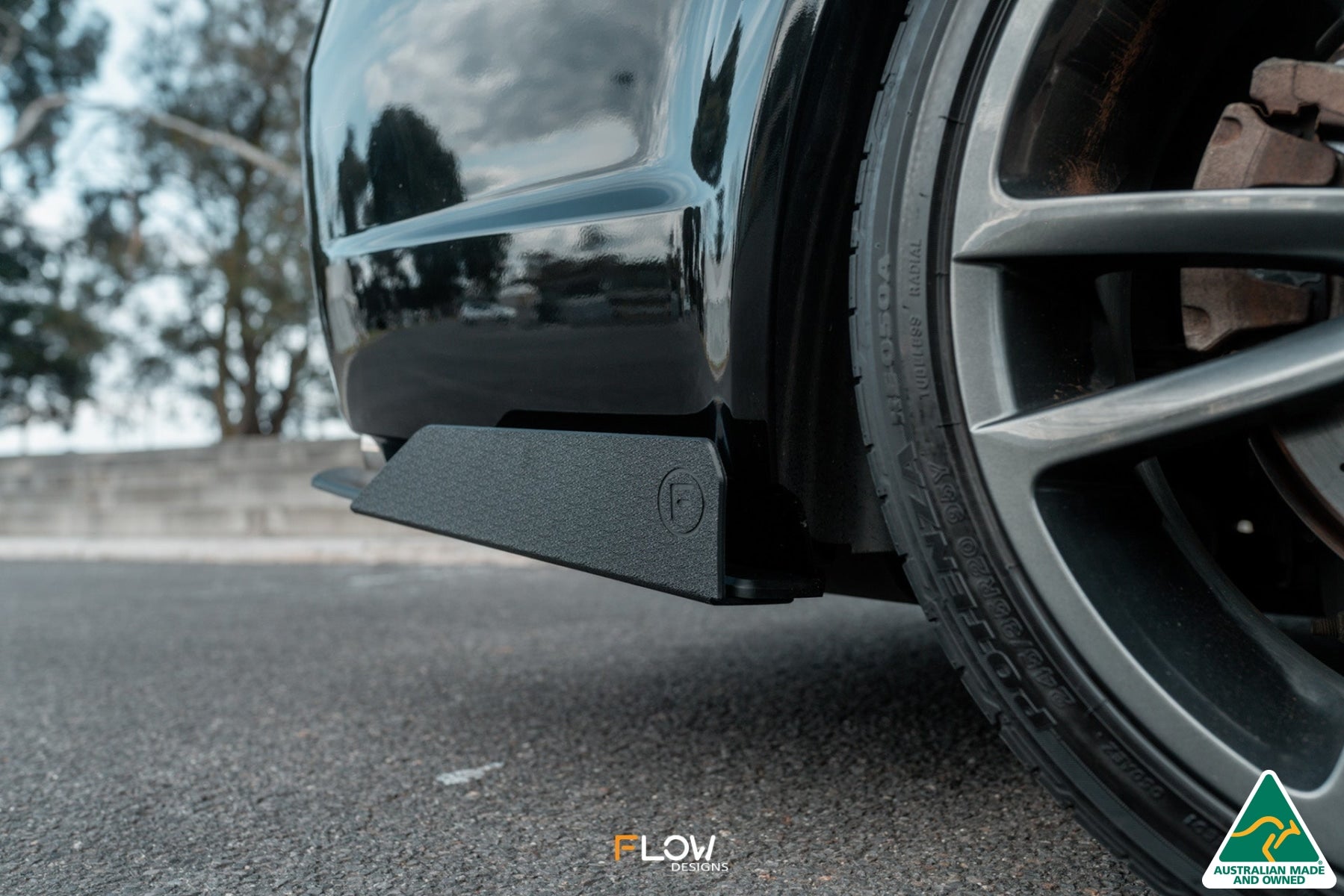 Flow Designs VE Commodore S1 Sedan Rear Spat Winglets (Pair) - iilumolab