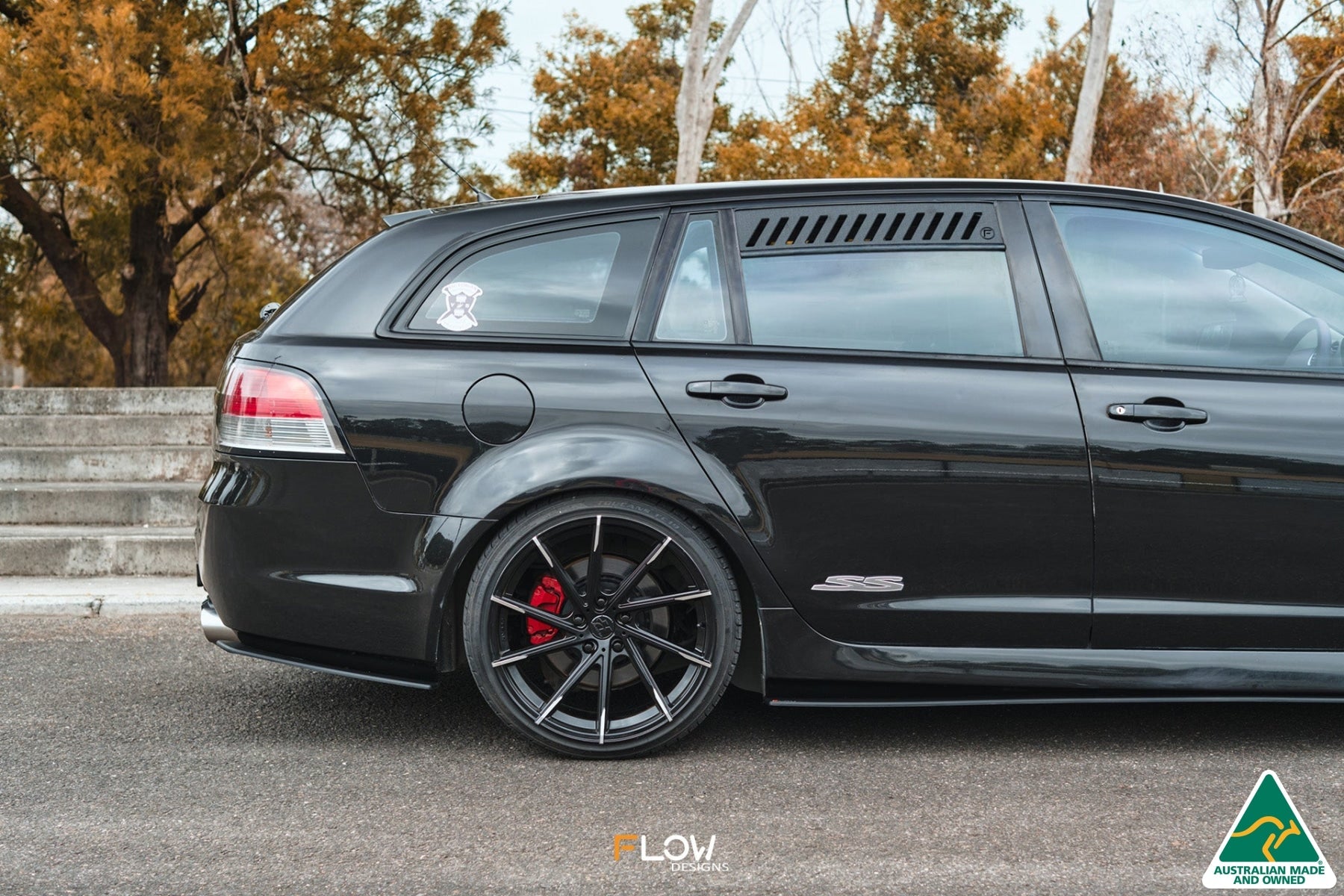 VE Commodore Wagon Rear Window Vents (Pair) - iilumolab