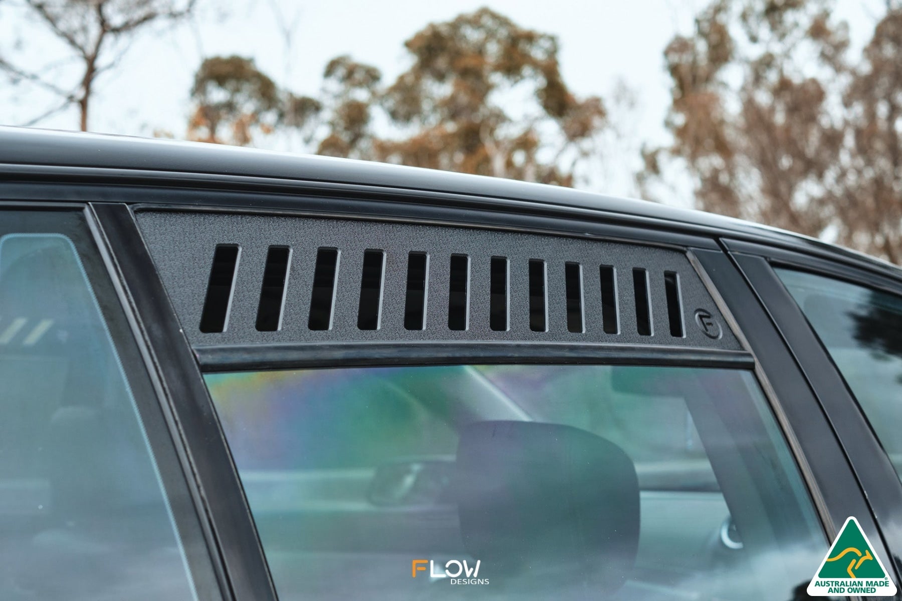 VE Commodore Wagon Rear Window Vents (Pair) - iilumolab